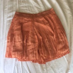 FREE PEOPLE coral shorts that looks like a skirt